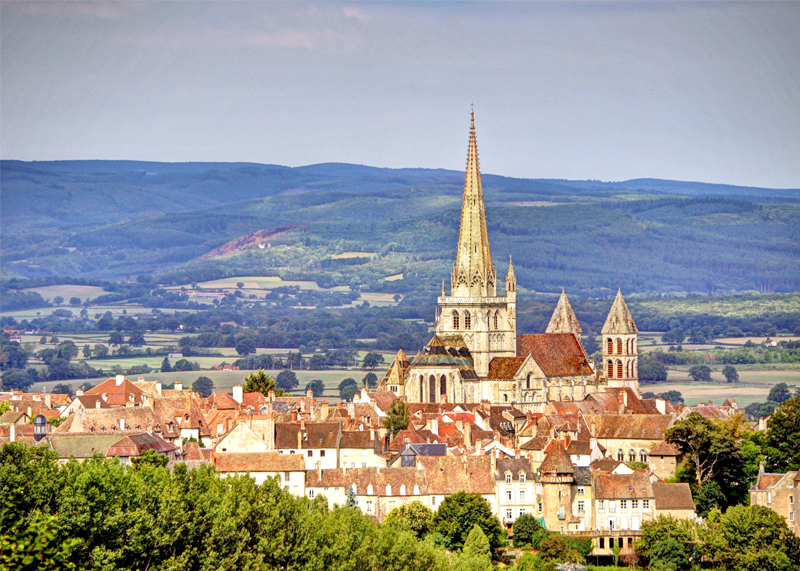 Vista panorámica de la villa romana de Autun, antigua Augustodunum, y su encantador entorno. CRUCEROS FLUVIALES POR CANALES FINESSE EUROPEAN WATERWAYS CRUCEROS FRANCIA CRUCEROS BORGOÑA BOURGOGNE CRUISES SOUTHERN BURGUNDY CRUISES CANAL DE LA BORGOÑA CRUCEROS CRUCEROS DE LUJO CHARTER CRUCEROS CHARTER BARCAZAS PENICHE CRUISES CROISIERE BORGOGNE #Finesse #EuropeanWaterways #CruiseBarge #BargeCruises #HotelBarge #Barcazas #Crucerosdelujo #CrucerosFrancia #CrucerosCanales #FinesseCroisieres #FinesseCruises #CrucerosPrivados #AlquilerBarcos #Charter #Crucerosenfamilia #CrucerosenGrupo #CrucerosEuropa #EuropeanCruises